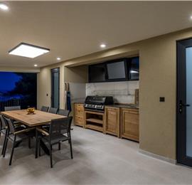 4 bedroom villa with heated pool and sea view in Vinišće, sleeps 8